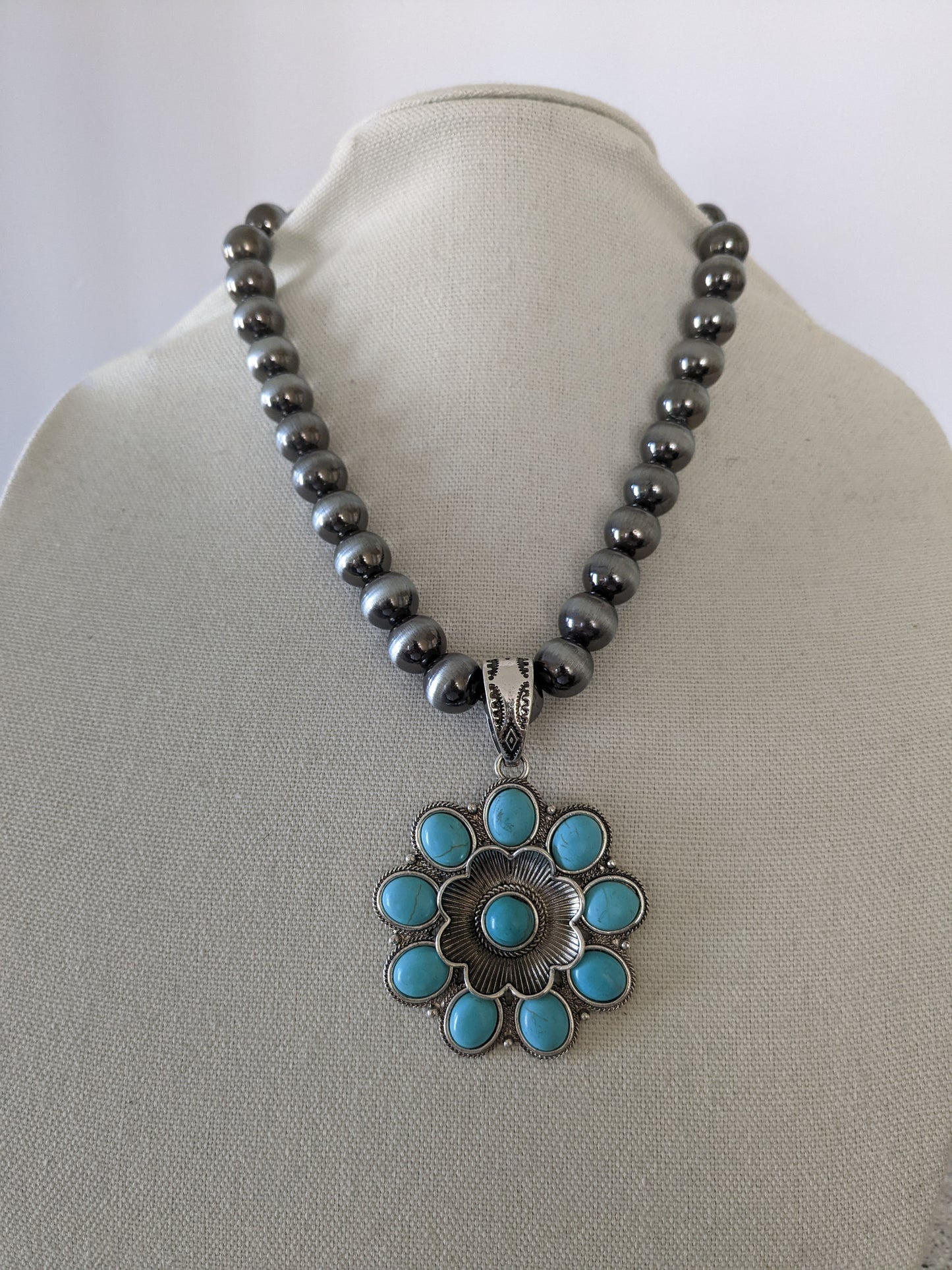 Western Navajo Pearl Floral Pendant Necklace Set